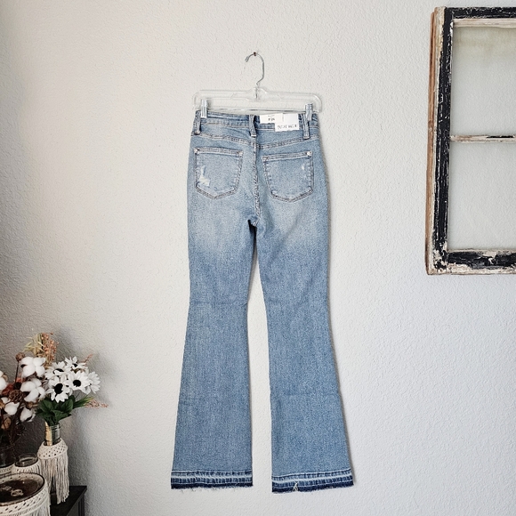 Judy Blue Mid Rise Med Wash Released Shadow Hem Bootcut Jeans Regular Plus NEW - Picture 13 of 16